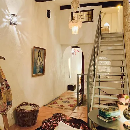 Charming 3 Bed Artist In Holiday home *