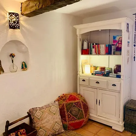 Charming 3 Bed Artist In *